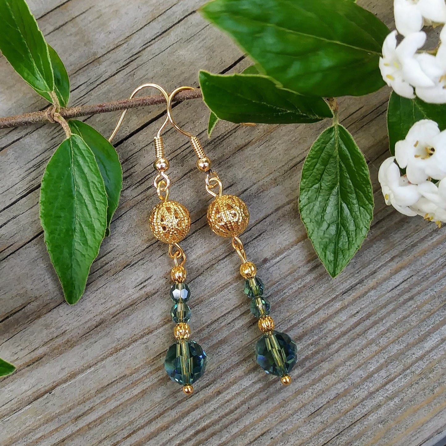 Light Green Round Austrian Crystal Dangle Earrings w Edwardian Gold Filigree