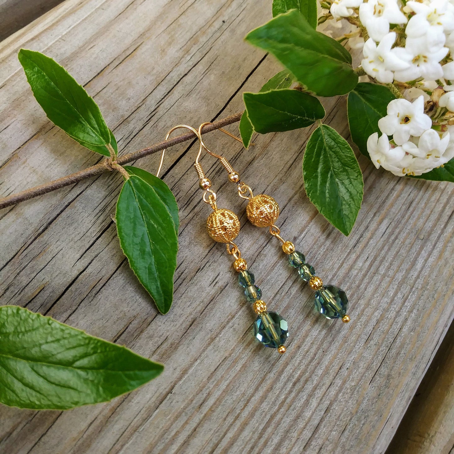 Light Green Round Austrian Crystal Dangle Earrings w Edwardian Gold Filigree