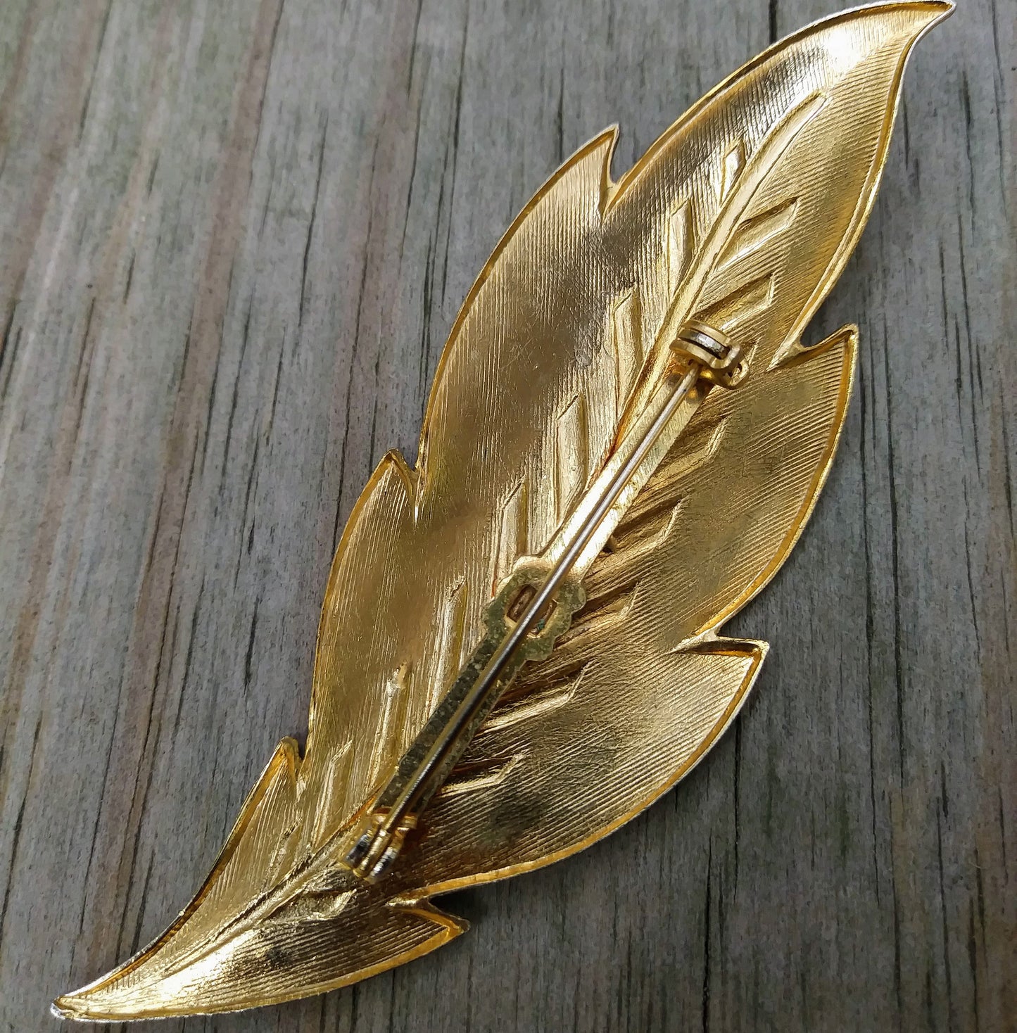 Matte Goldtone Leaf Vintage Brooch